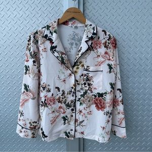 Oriental design button up
